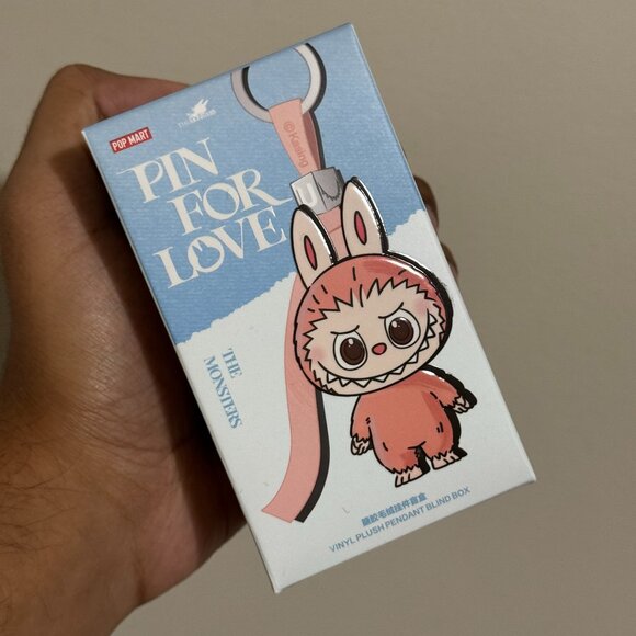 LABUBU - Pin for Love - "P" from POP MART - Picture 4 of 4